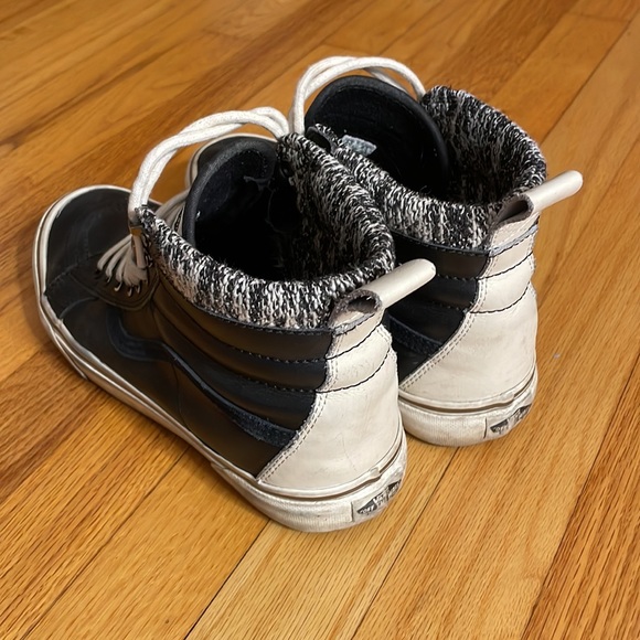 Sk8 Hi-MTE Vans Hightops - Picture 3 of 8